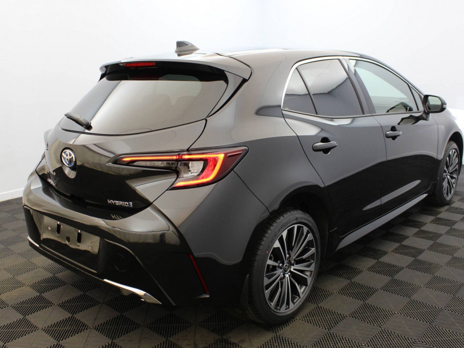 TOYOTA - COROLLA HYBRIDE - #185236 - 3