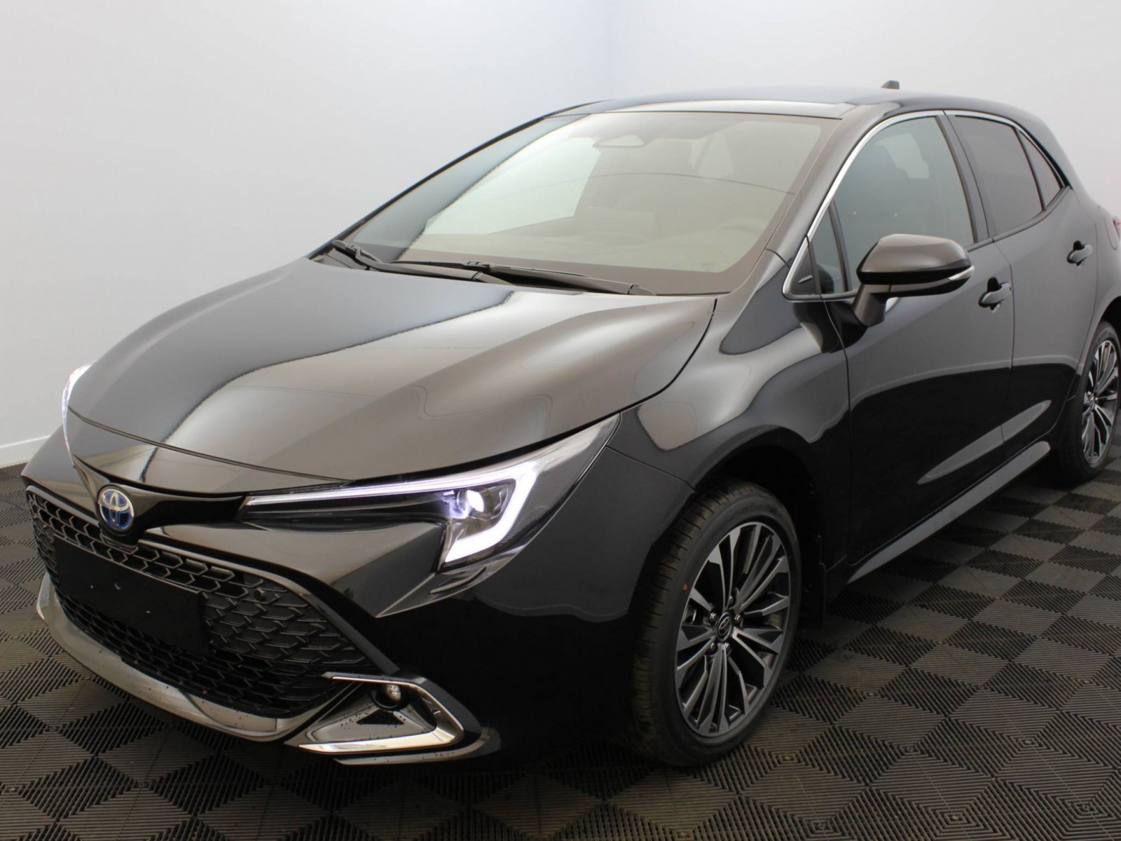 TOYOTA - COROLLA HYBRIDE NOUVELLE - #185764 - 0