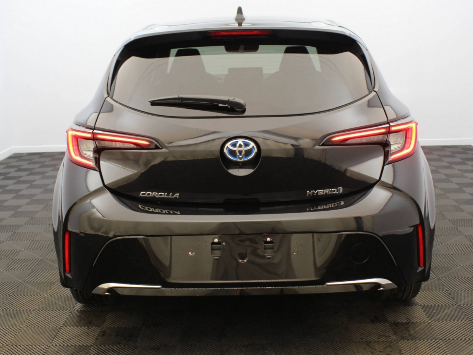TOYOTA - COROLLA HYBRIDE - #185236 - 17