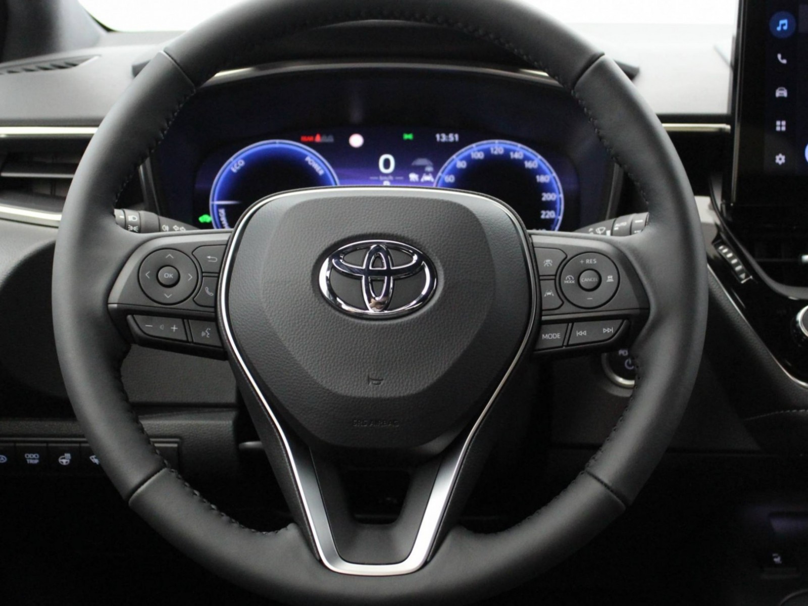 TOYOTA - COROLLA HYBRIDE - #185236 - 24