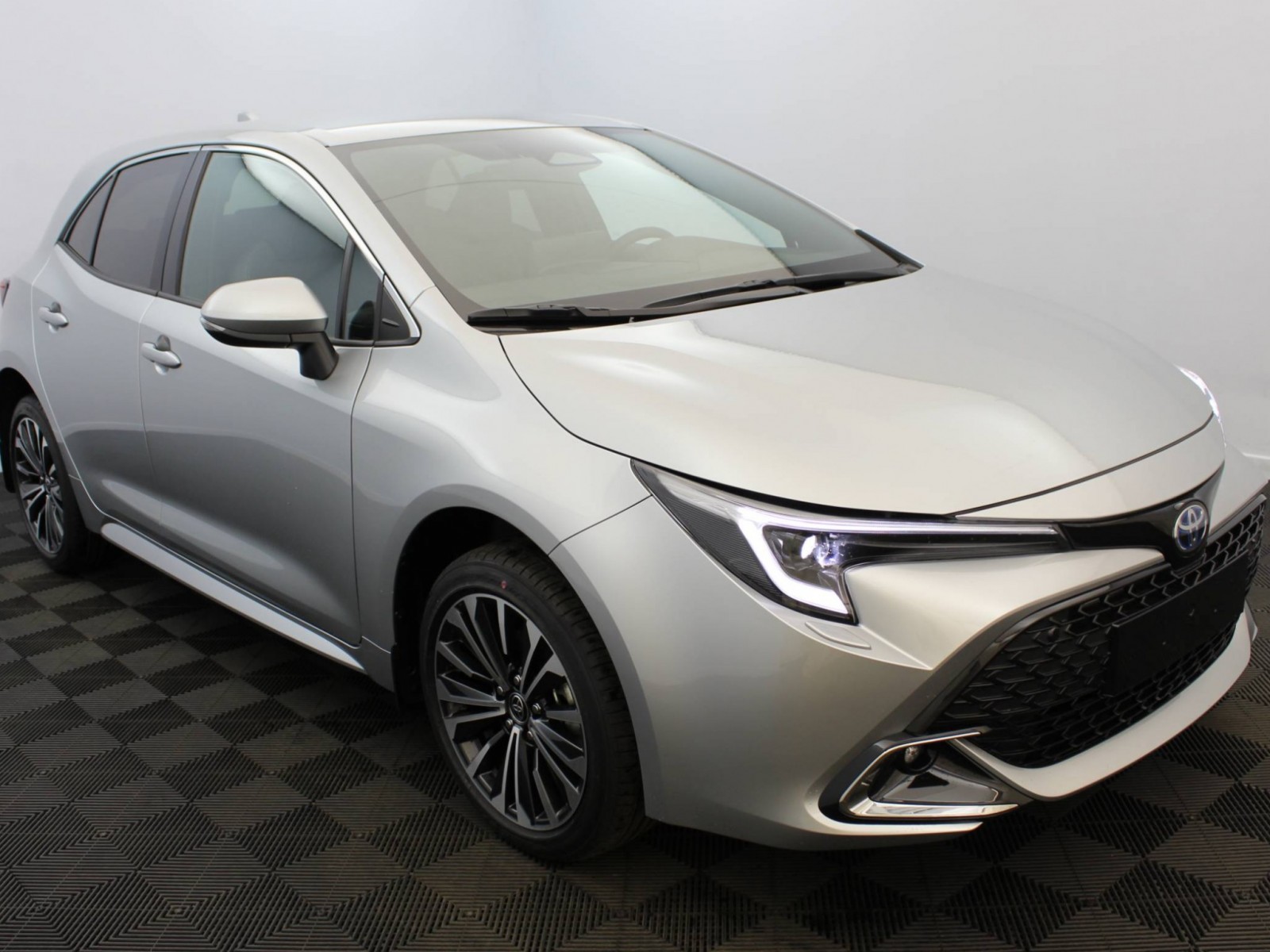 TOYOTA - COROLLA HYBRIDE NOUVELLE - #185770 - 1