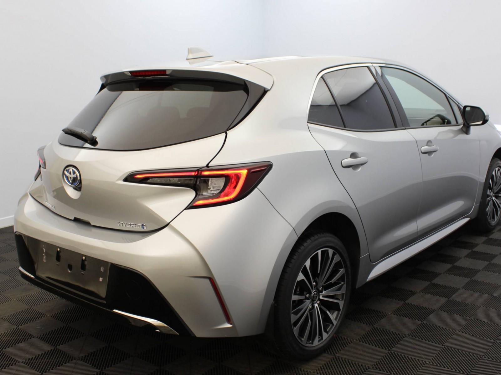 TOYOTA - COROLLA HYBRIDE NOUVELLE - #185770 - 3