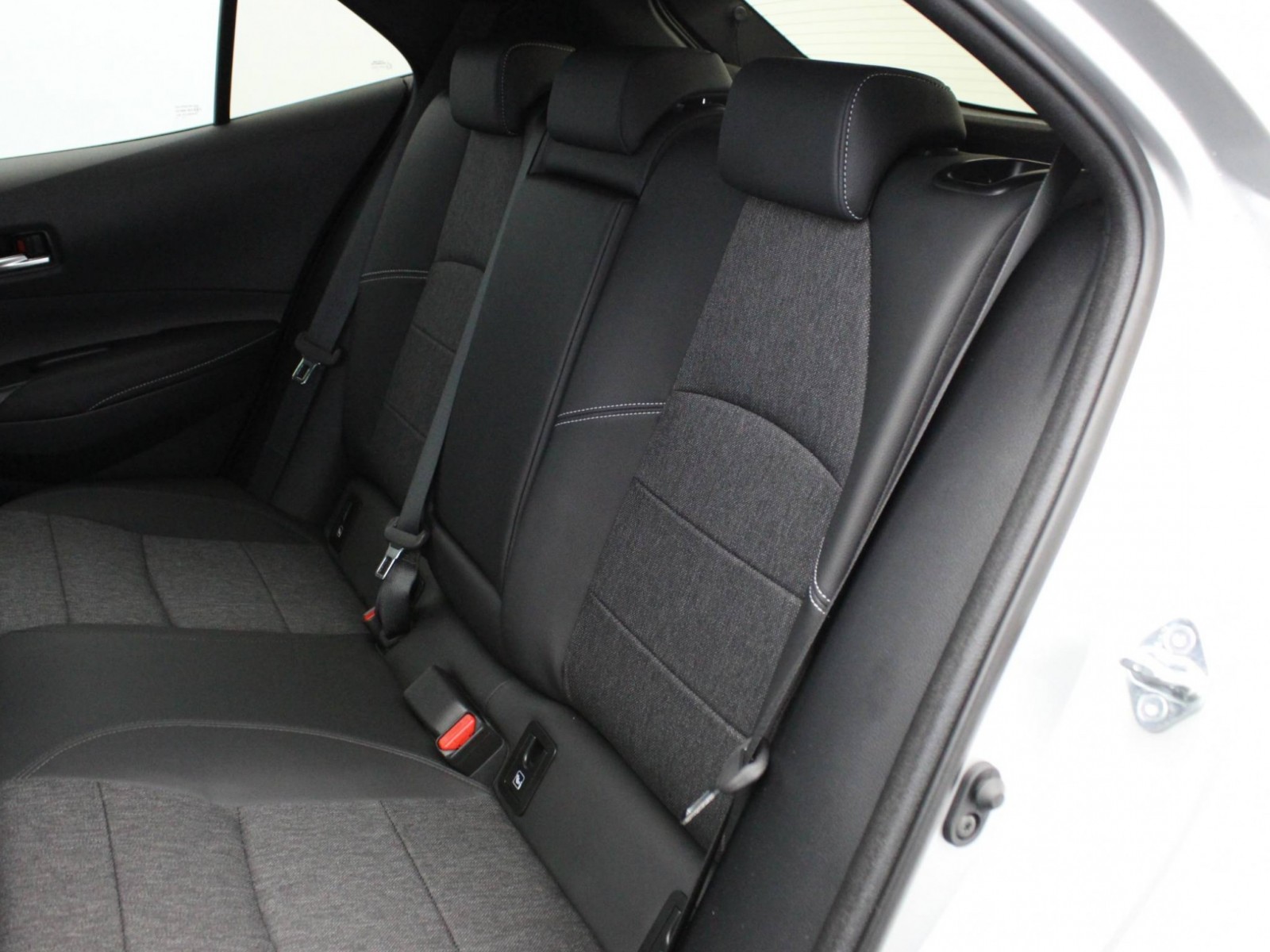 TOYOTA - COROLLA HYBRIDE NOUVELLE - #185770 - 8