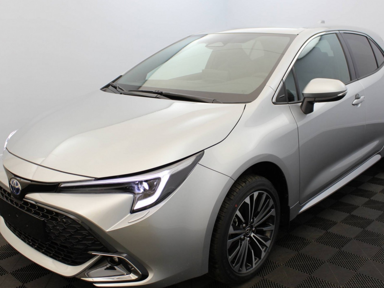 TOYOTA - COROLLA HYBRIDE NOUVELLE - #185769 - 15