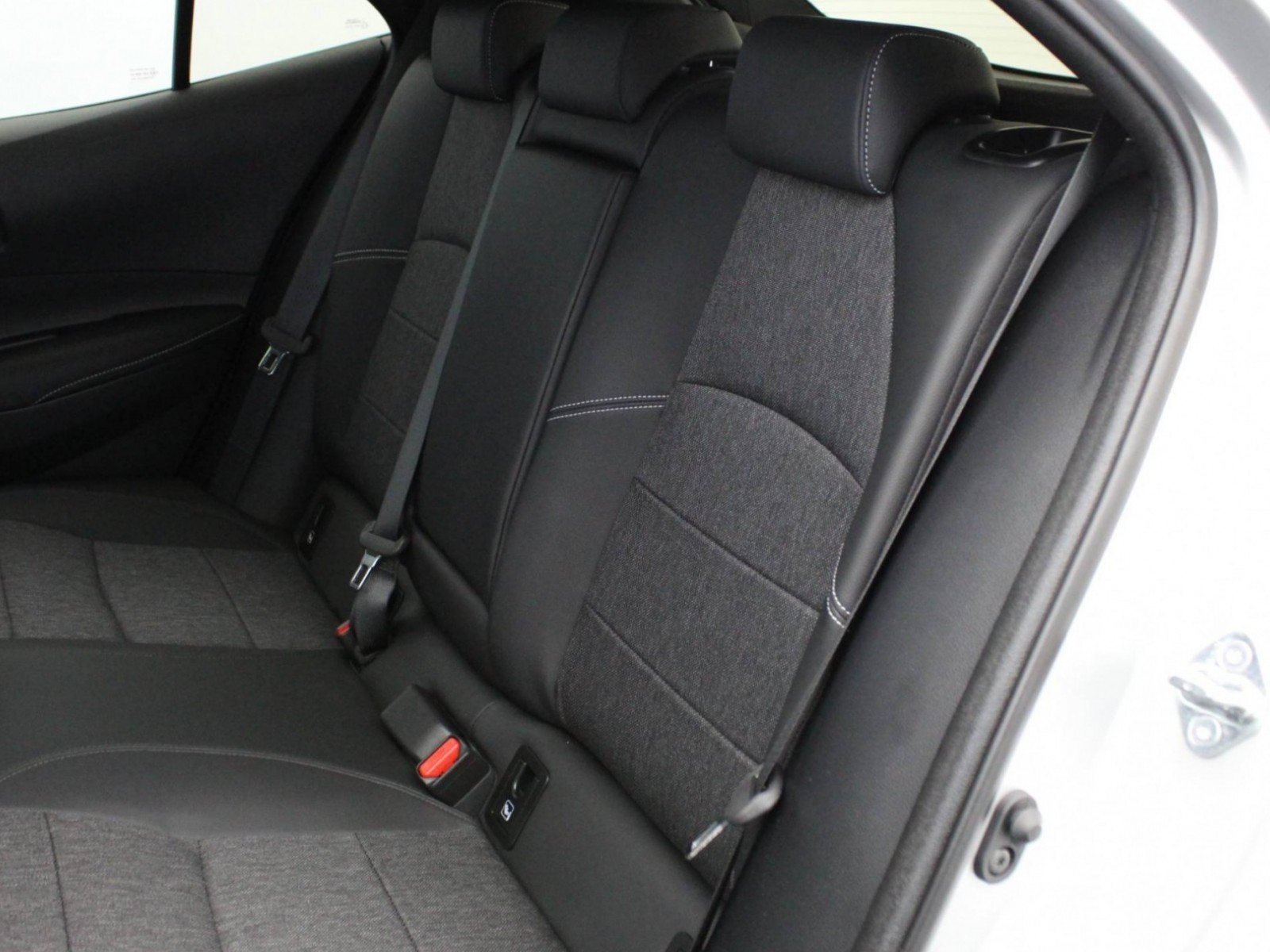 TOYOTA - COROLLA HYBRIDE NOUVELLE - #185769 - 25