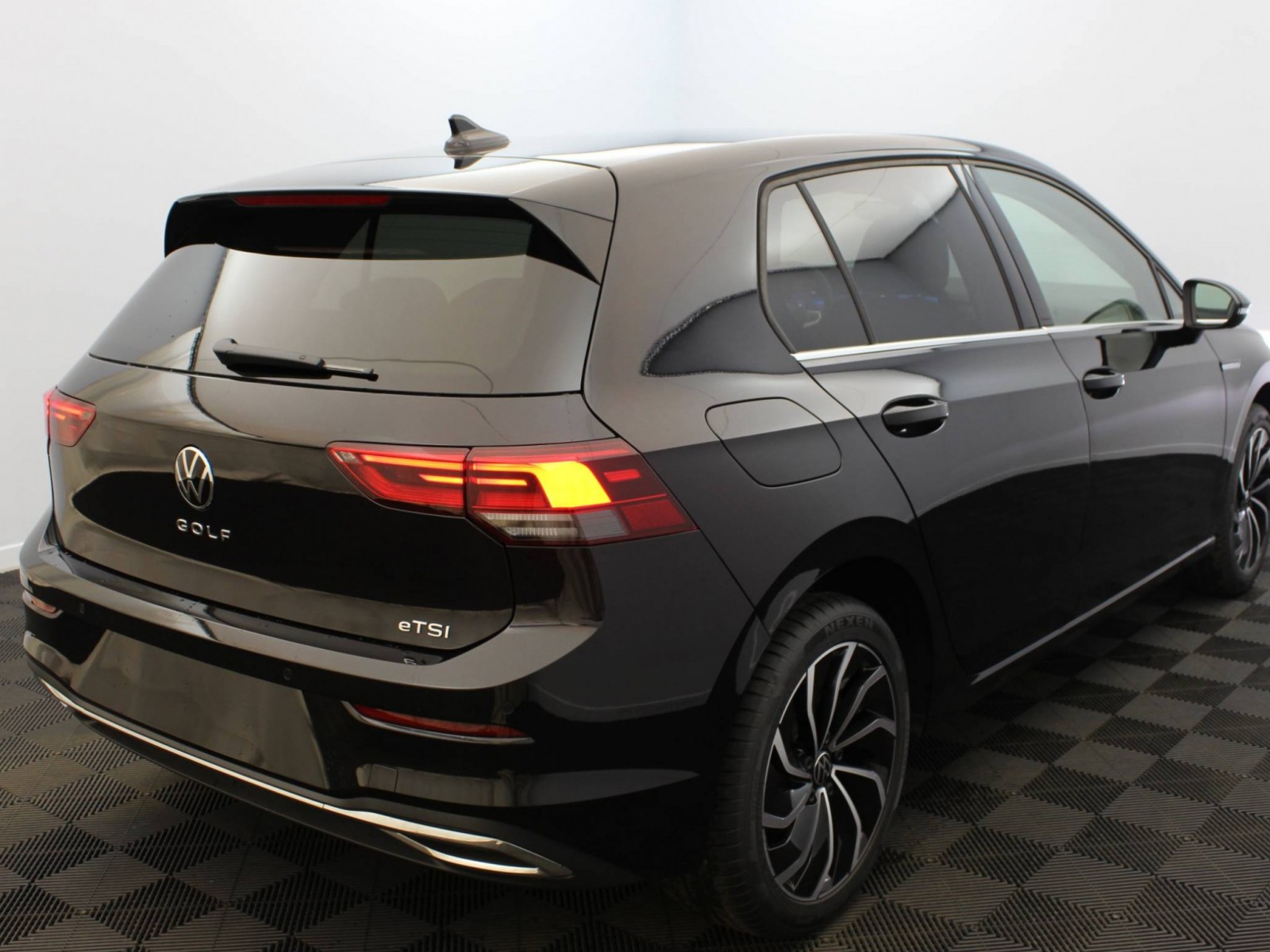 VOLKSWAGEN - GOLF - #178849 - 18