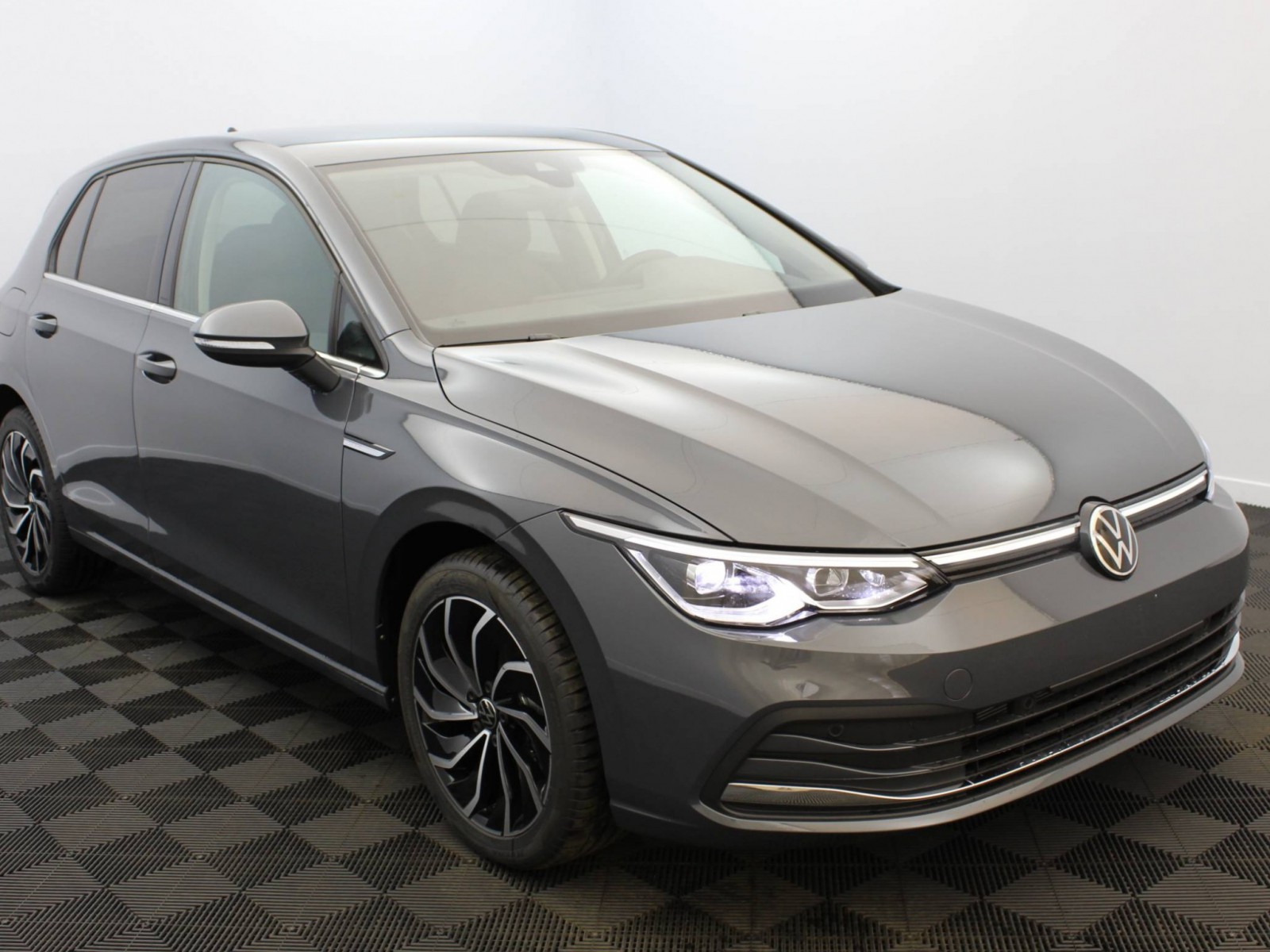VOLKSWAGEN - GOLF - #174120 - 1