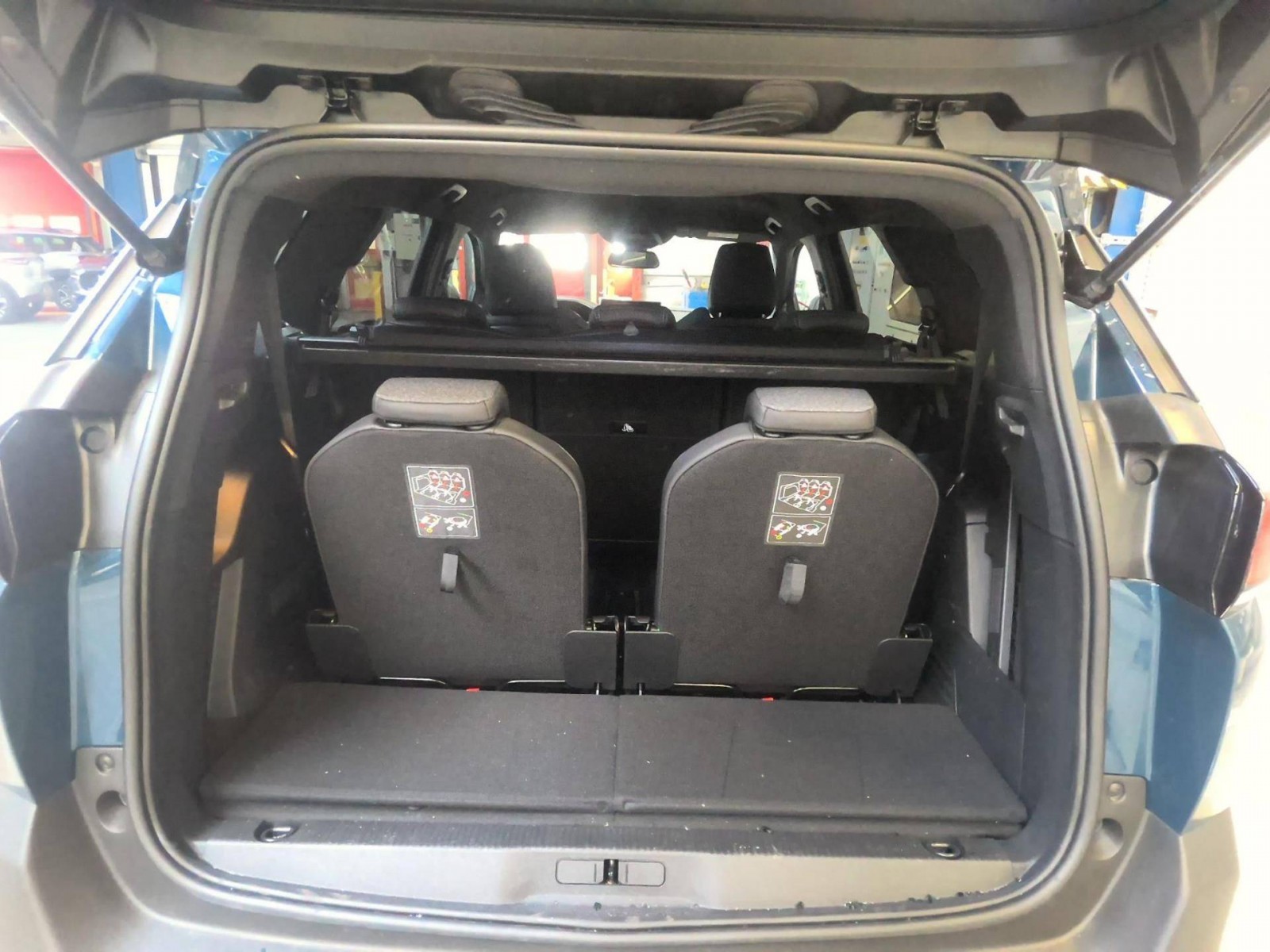 PEUGEOT - 5008 - #186016 - 3