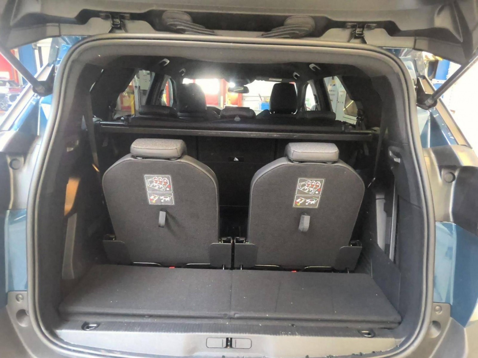 PEUGEOT - 5008 - #186016 - 7