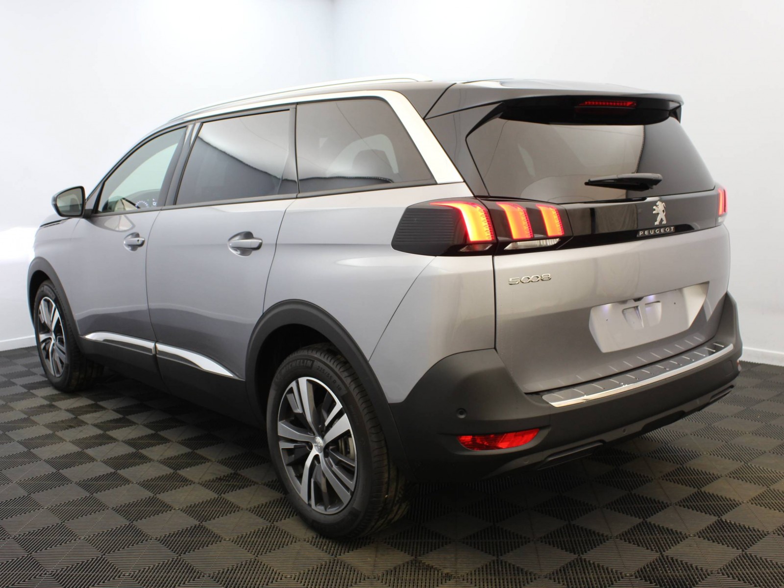 PEUGEOT - 5008 - #185705 - 2