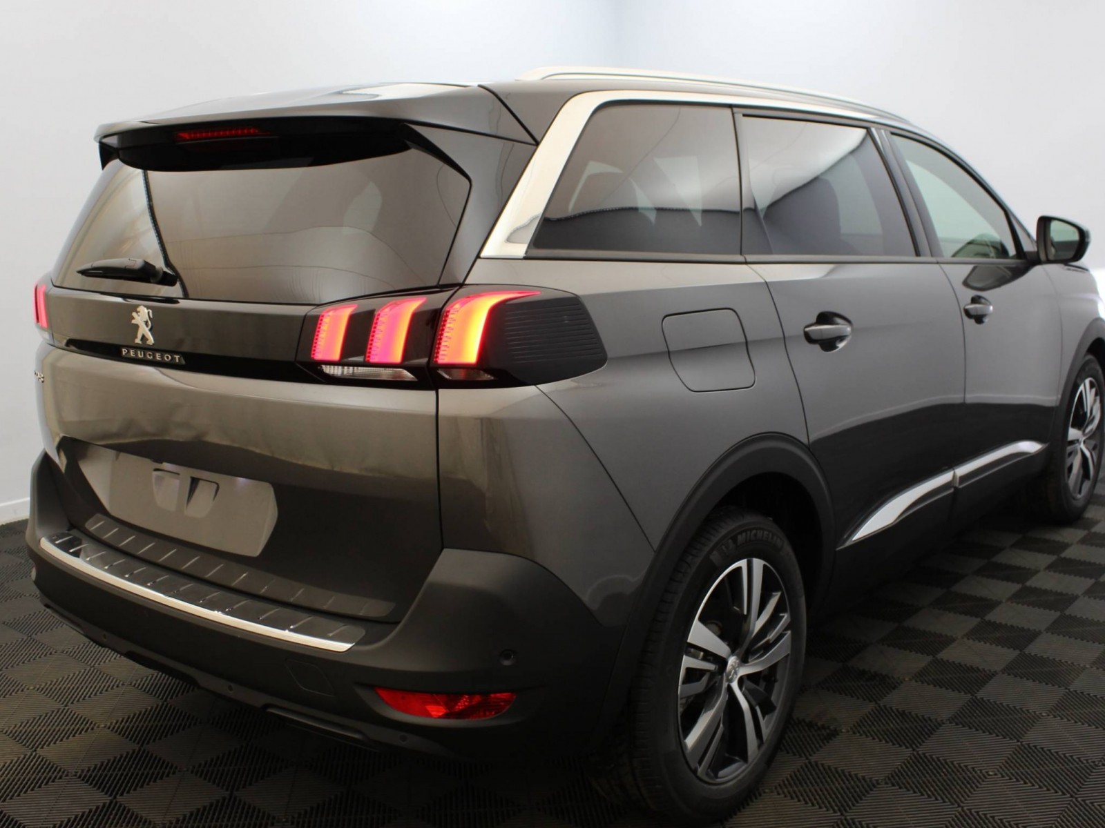 PEUGEOT - 5008 - #185708 - 3
