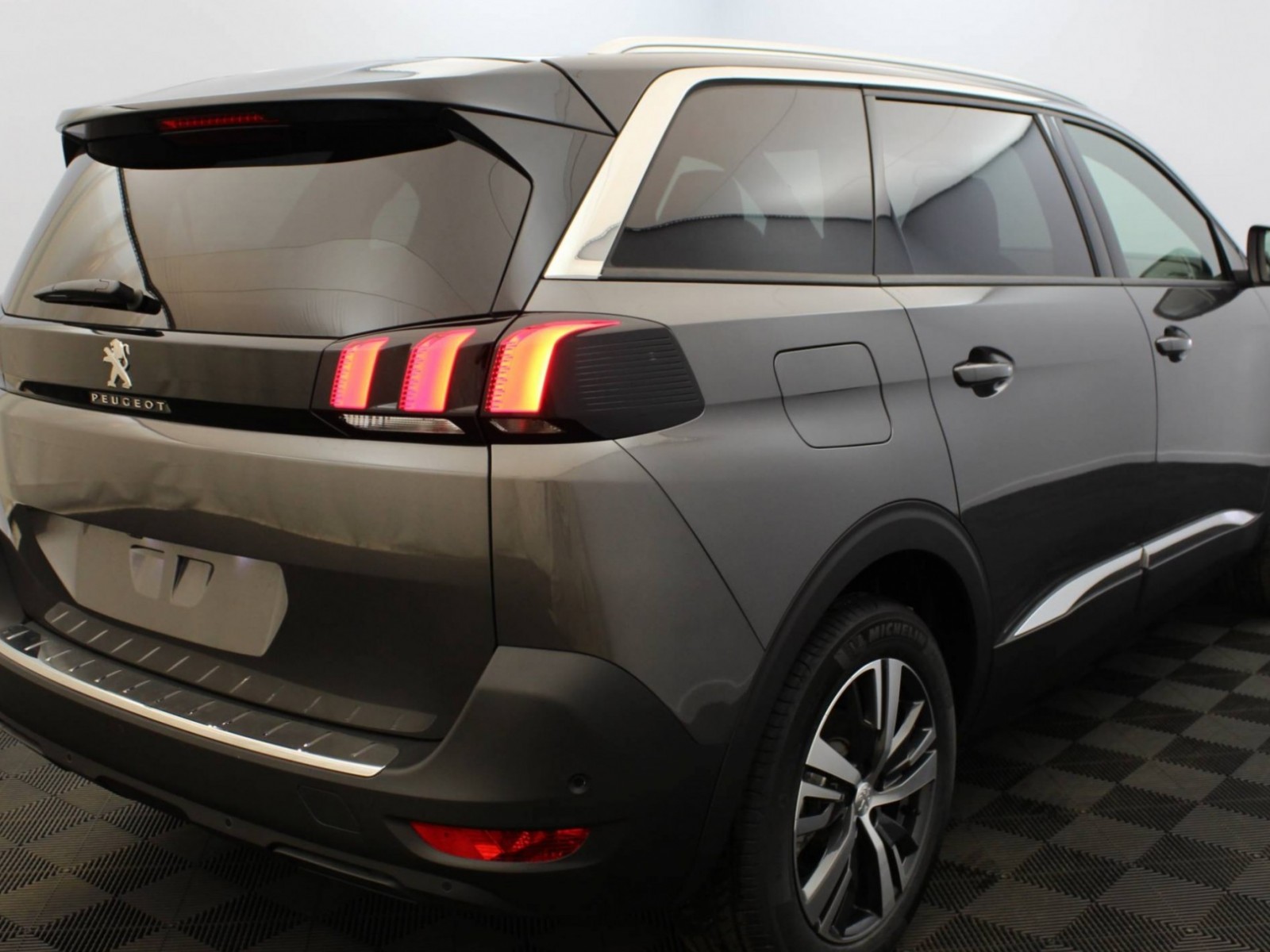 PEUGEOT - 5008 - #185708 - 22