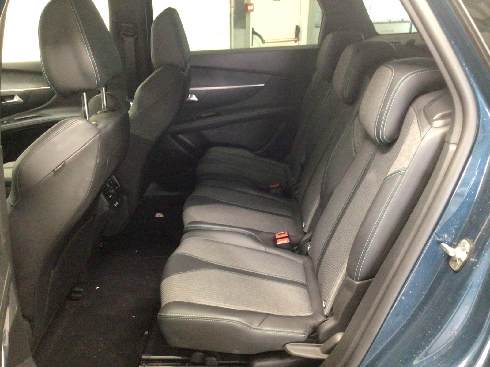 PEUGEOT - 5008 - #185529 - 8