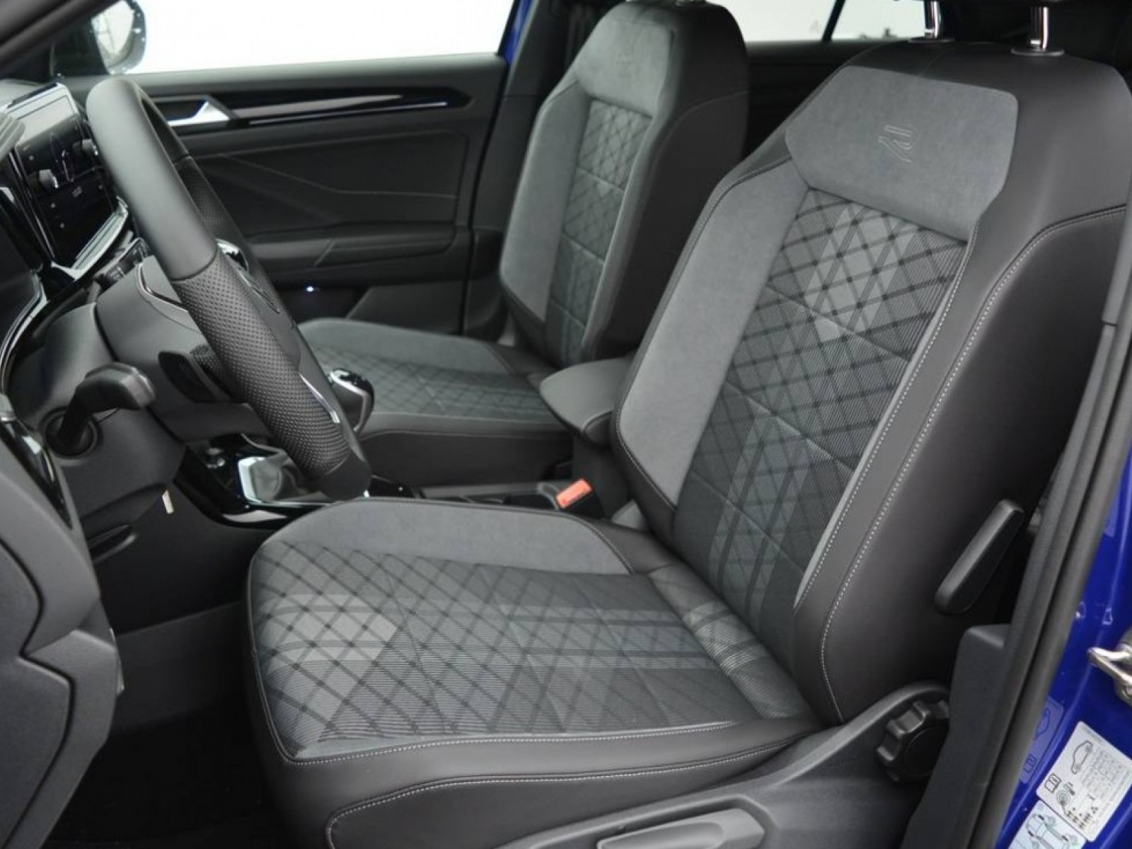 VOLKSWAGEN - T-ROC - #184040 - 7