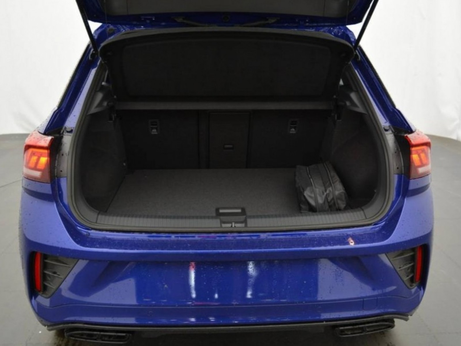 VOLKSWAGEN - T-ROC - #183619 - 28
