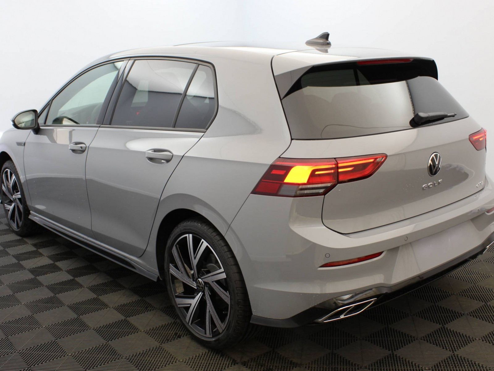 VOLKSWAGEN - GOLF - #185750 - 3