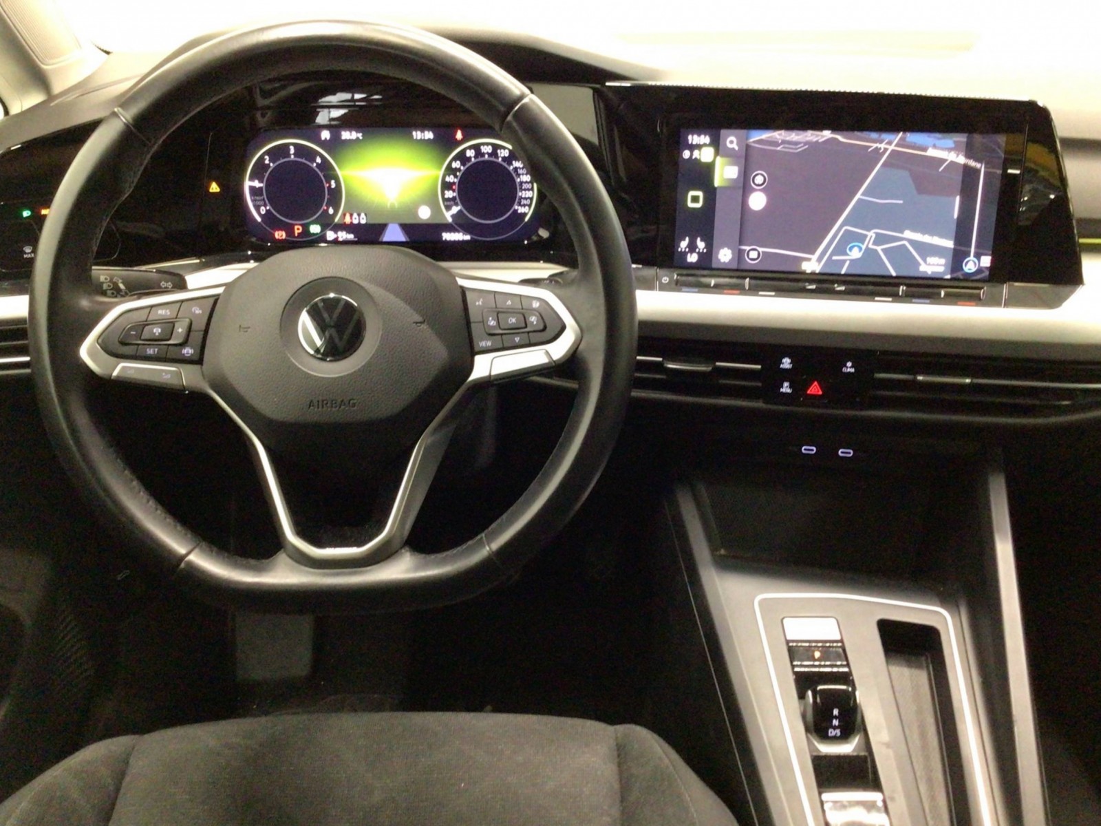 VOLKSWAGEN - GOLF - #186030 - 24