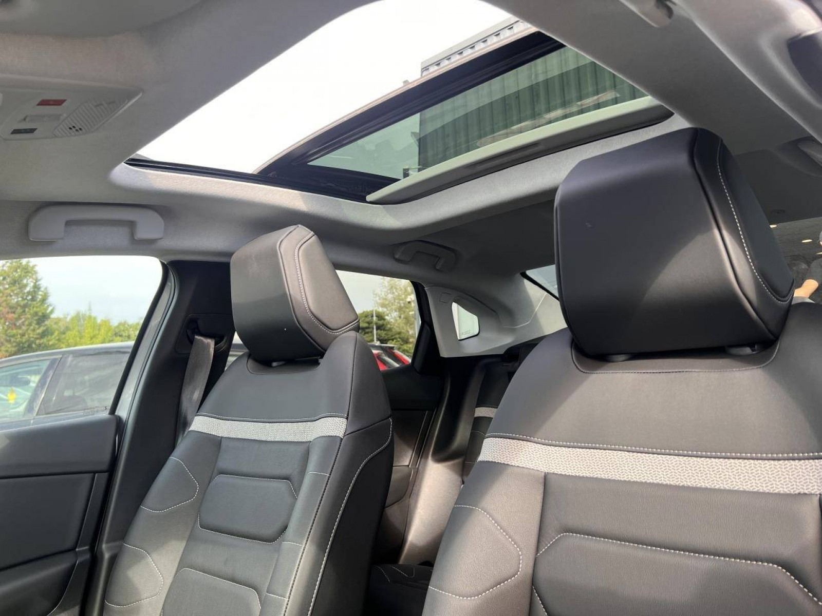 CITROEN - C4 X - #184063 - 4