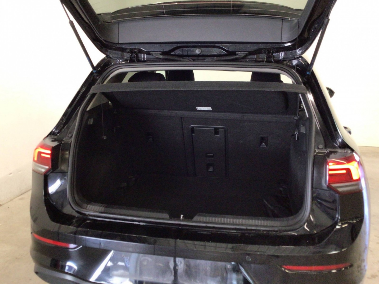 VOLKSWAGEN - GOLF - #186027 - 28