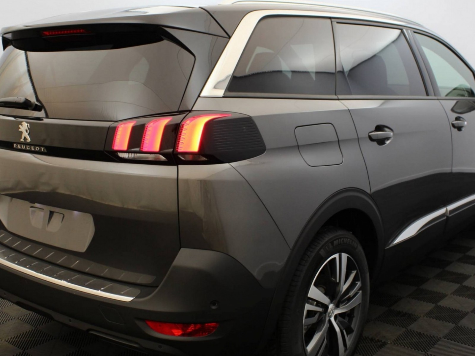 PEUGEOT - 5008 - #185979 - 22