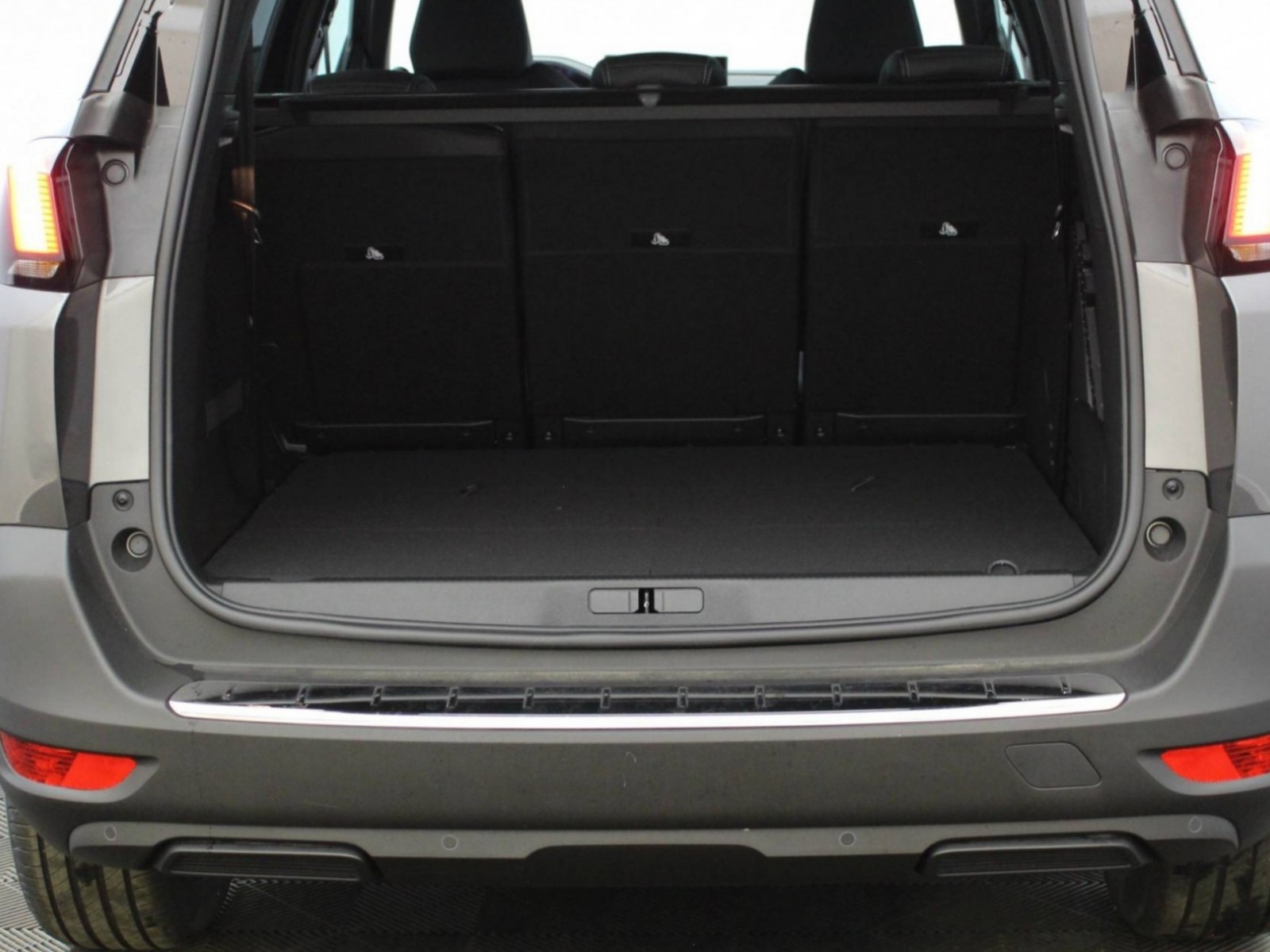 PEUGEOT - 5008 - #185979 - 39