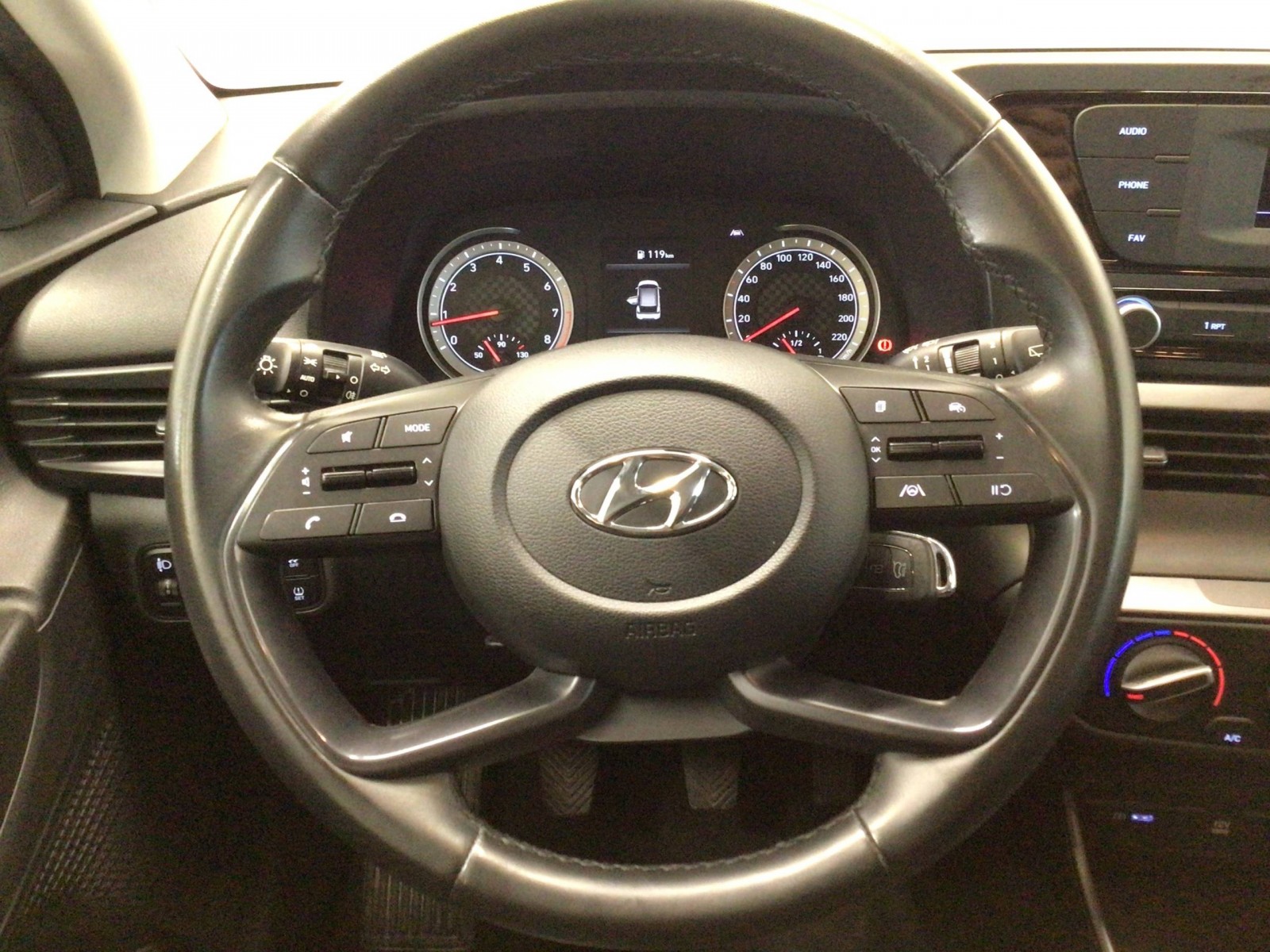 HYUNDAI - i20 - #185627 - 10