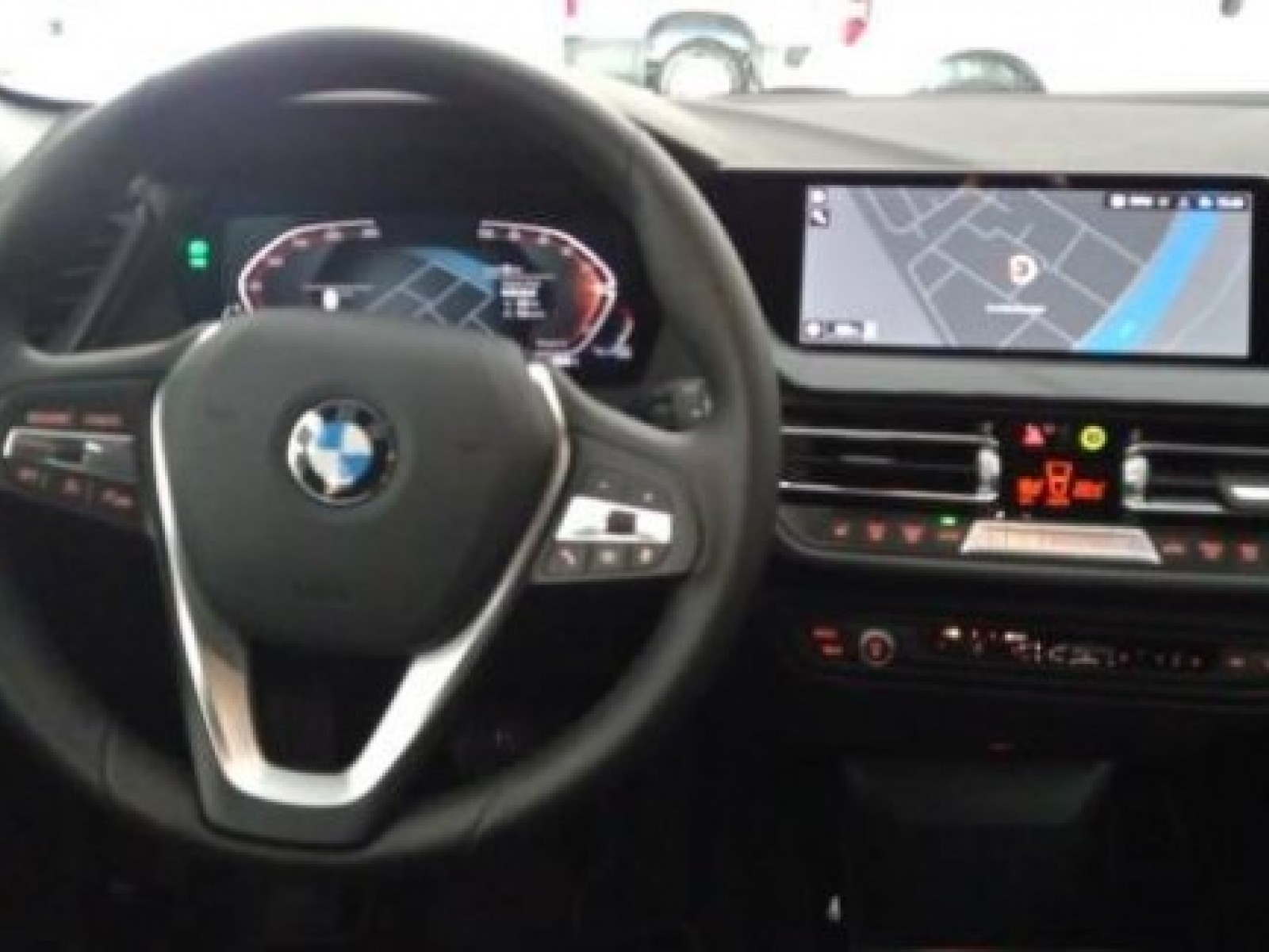 BMW - SERIE 1 F40 - #184753 - 10