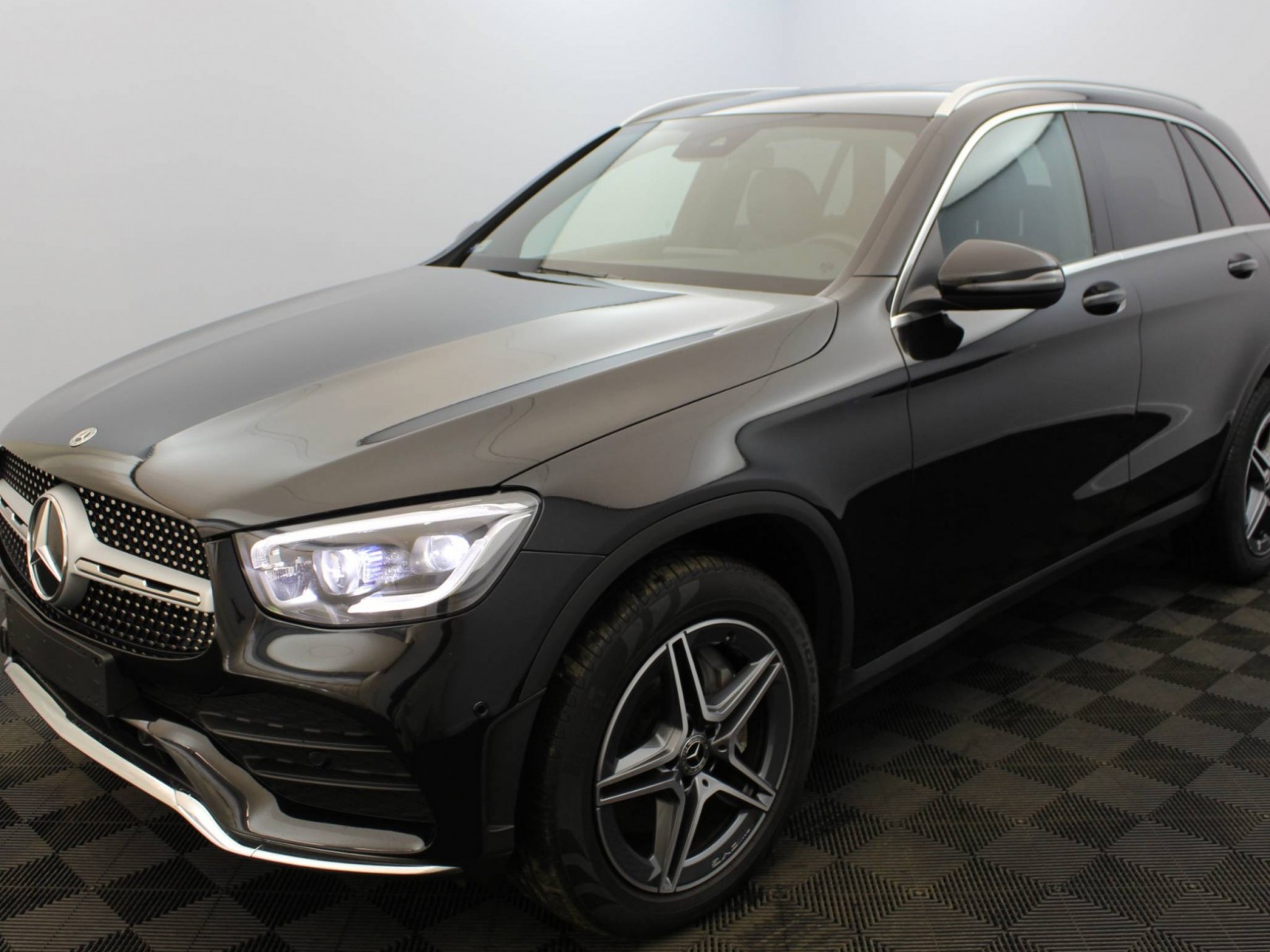 MERCEDES - GLC - #185972 - 15
