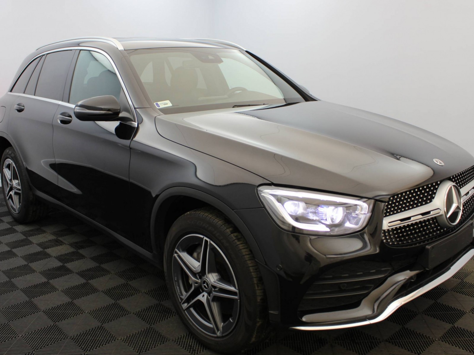 MERCEDES - GLC - #185972 - 16