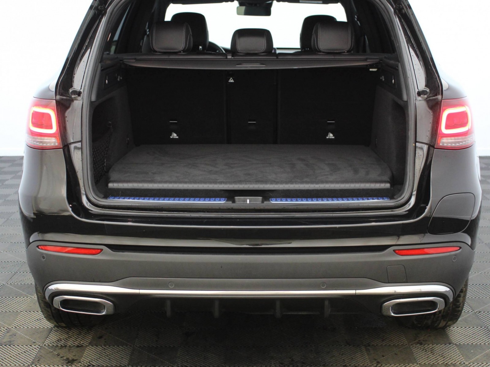 MERCEDES - GLC - #185972 - 28