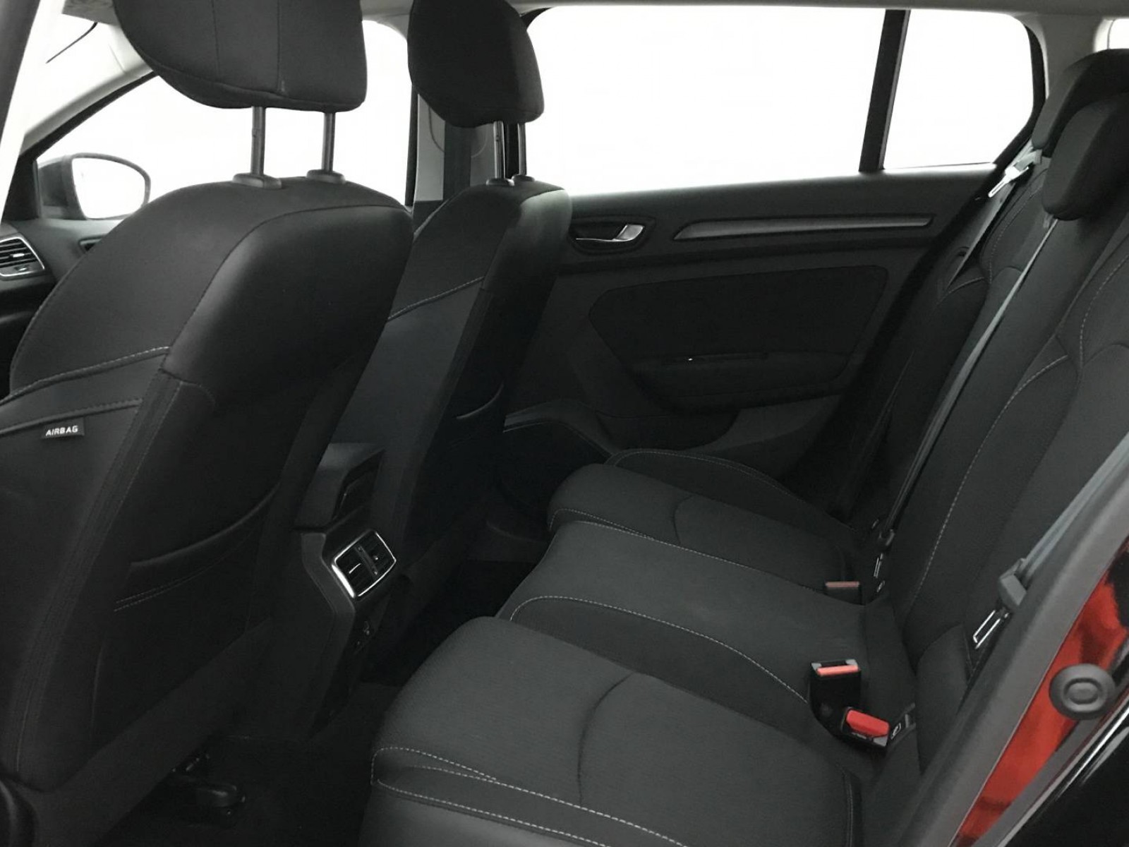 RENAULT - MEGANE IV ESTATE - #300117 - 10