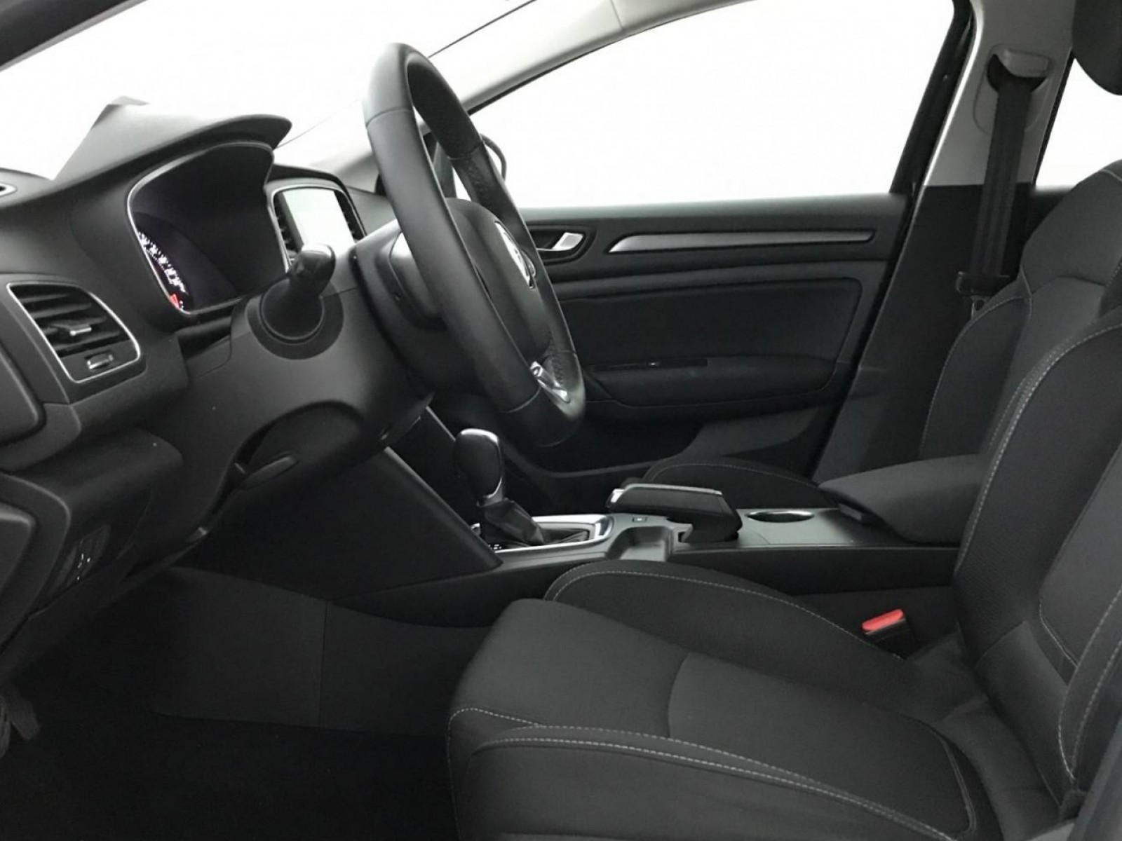 RENAULT - MEGANE IV ESTATE - #300117 - 25