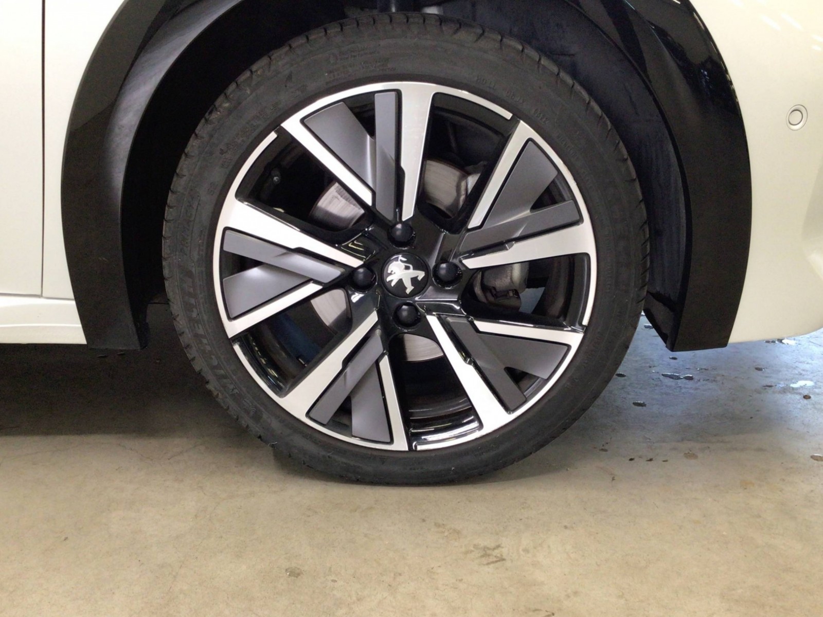 PEUGEOT - 208 - #185649 - 6