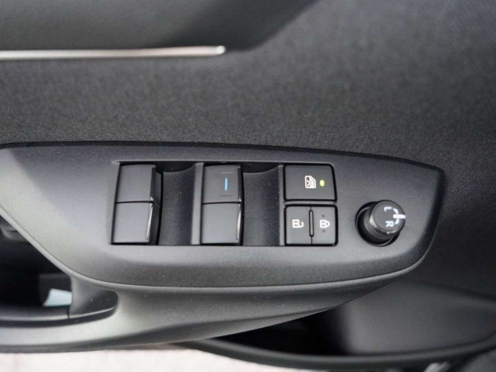 TOYOTA - YARIS HYBRIDE MY22 - #186486 - 27