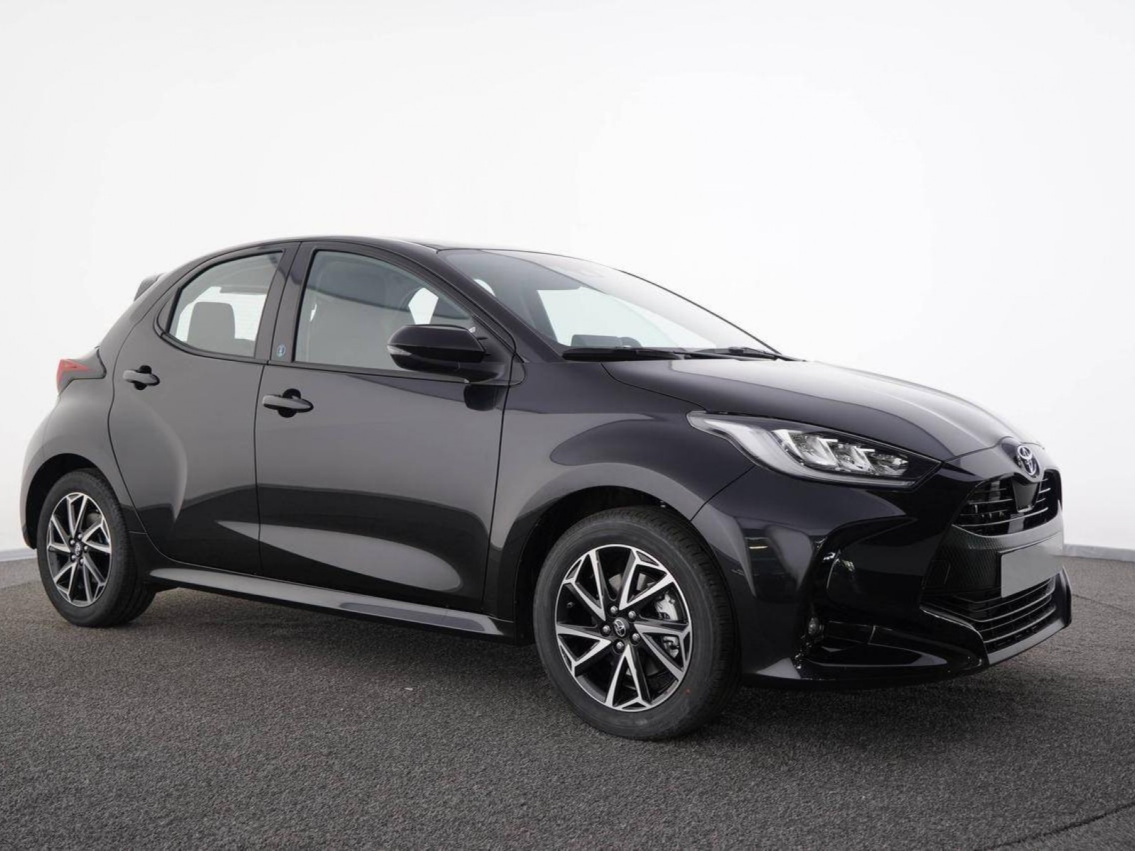 TOYOTA - YARIS HYBRIDE MY22 - #186487 - 1