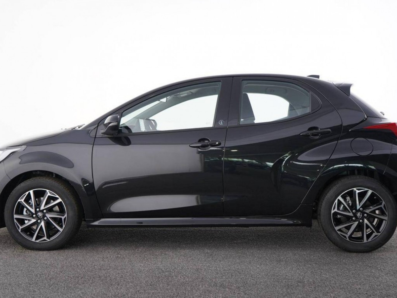 TOYOTA - YARIS HYBRIDE MY22 - #186487 - 22