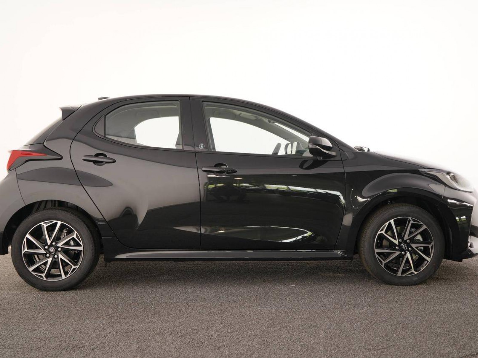 TOYOTA - YARIS HYBRIDE MY22 - #186487 - 7