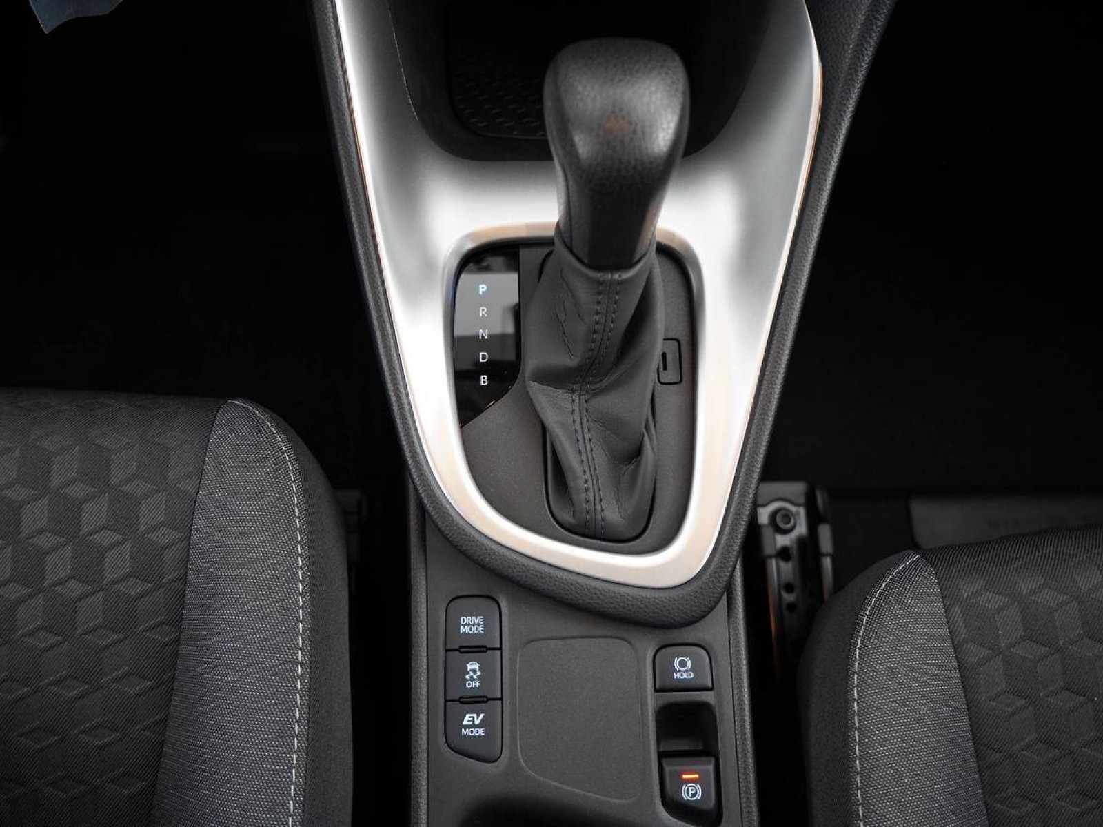 TOYOTA - YARIS HYBRIDE MY22 - #186487 - 13