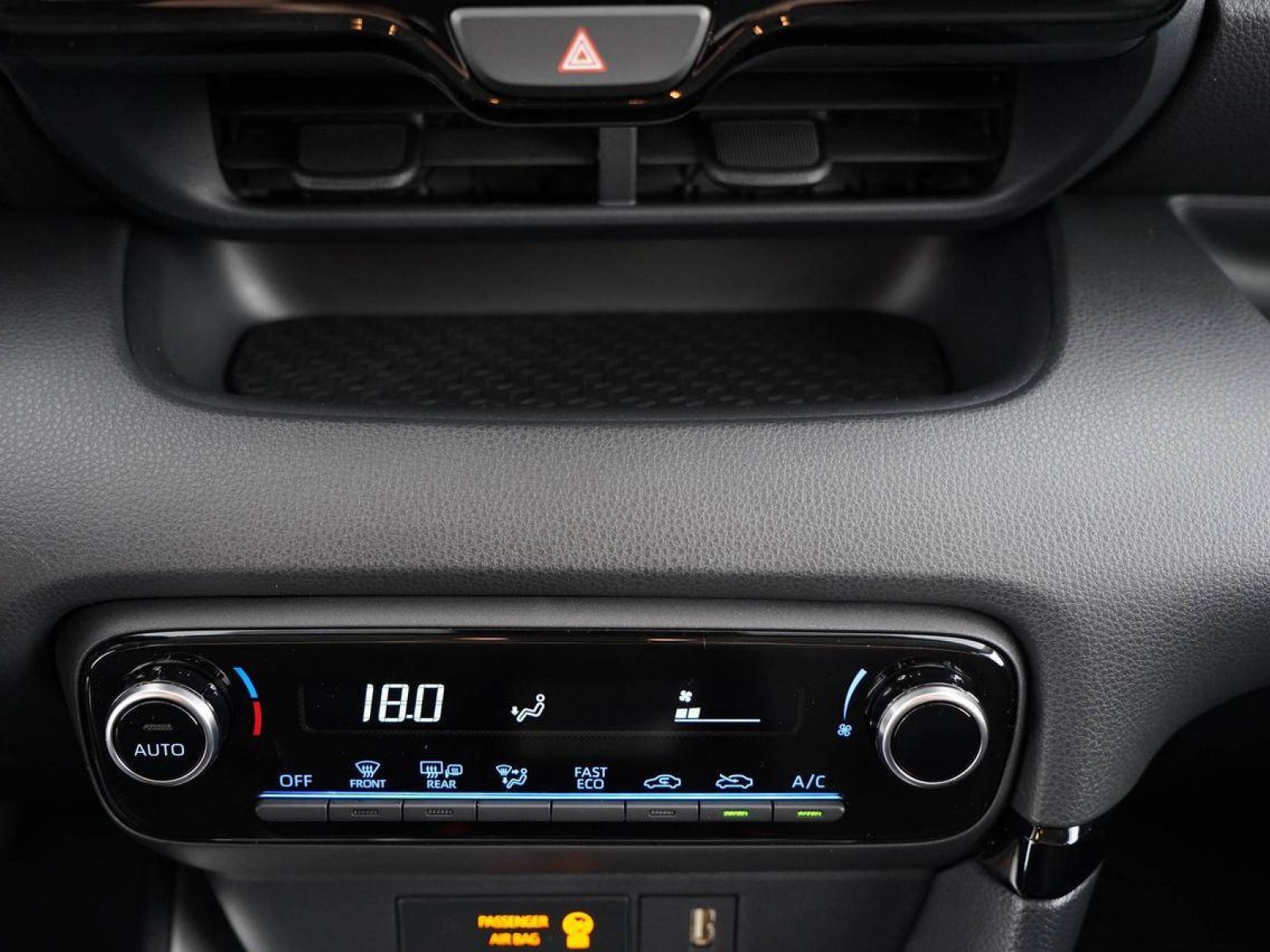 TOYOTA - YARIS HYBRIDE MY22 - #186487 - 12