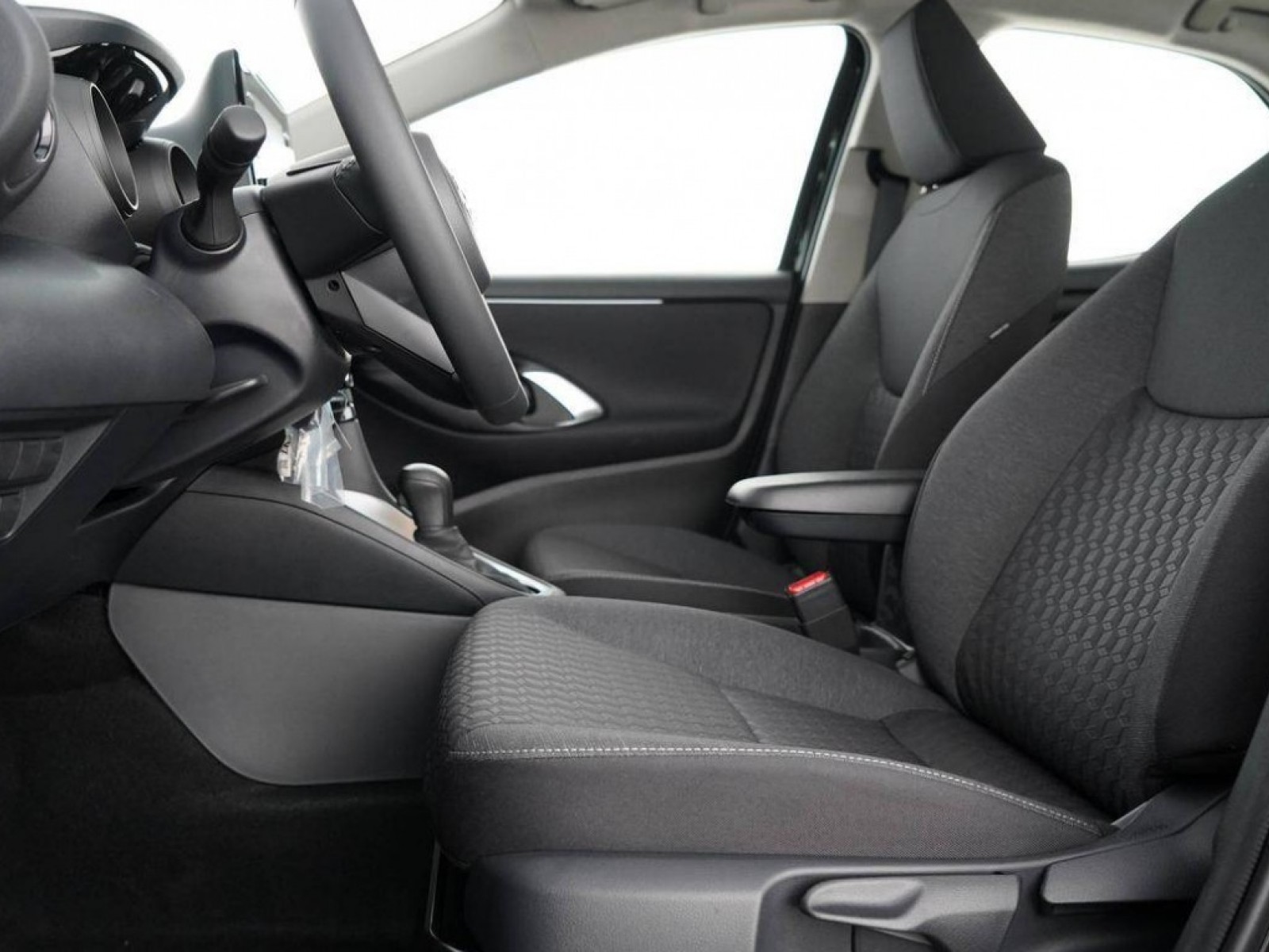 TOYOTA - YARIS HYBRIDE MY22 - #186487 - 28