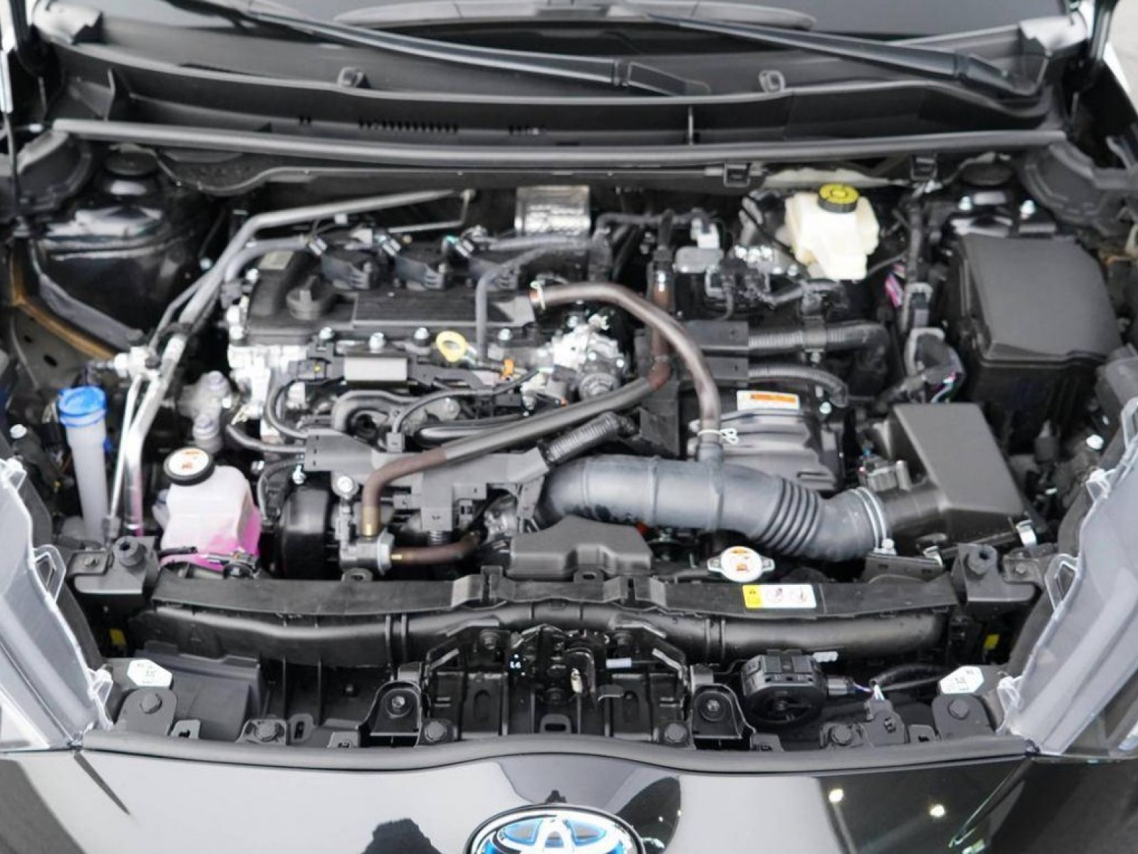 TOYOTA - YARIS HYBRIDE MY22 - #186487 - 32