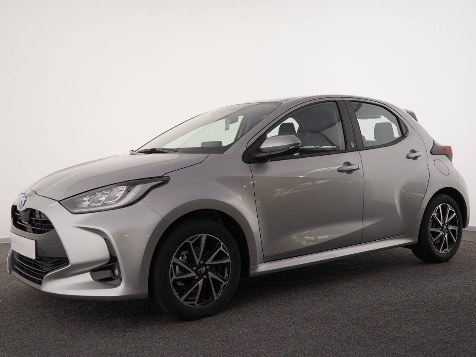 TOYOTA - YARIS HYBRIDE MY22 - #186478 - 0