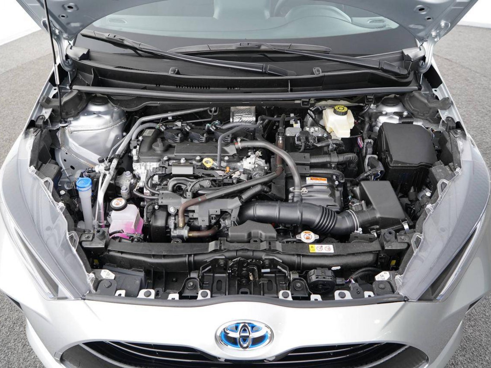 TOYOTA - YARIS HYBRIDE MY22 - #186478 - 18
