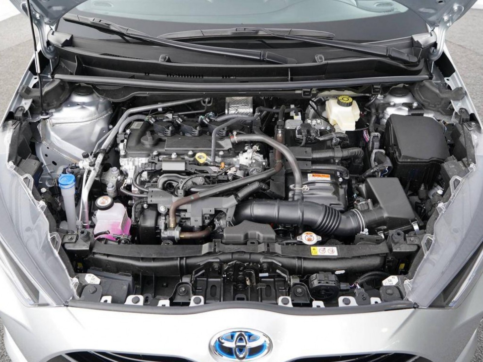 TOYOTA - YARIS HYBRIDE MY22 - #186478 - 37