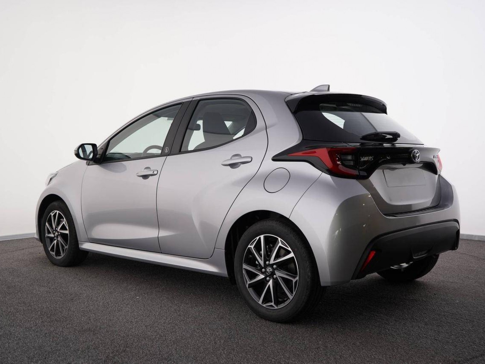 TOYOTA - YARIS HYBRIDE MY22 - #186483 - 2