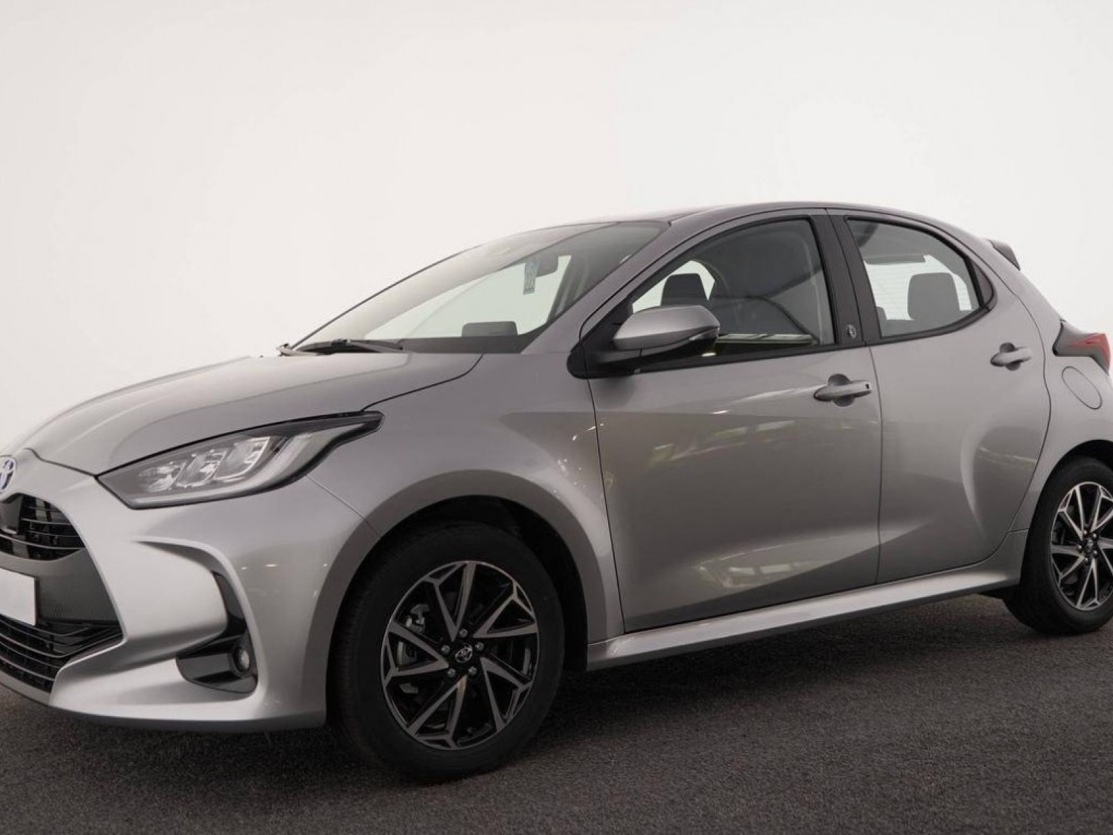 TOYOTA - YARIS HYBRIDE MY22 - #186483 - 19