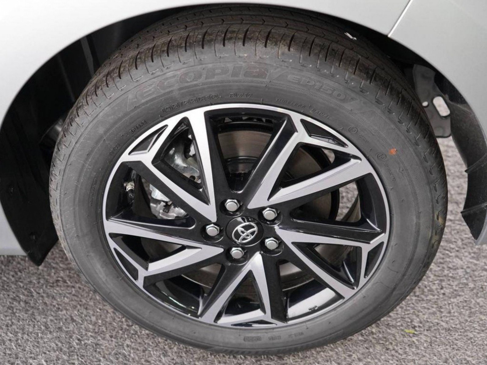 TOYOTA - YARIS HYBRIDE MY22 - #186483 - 25