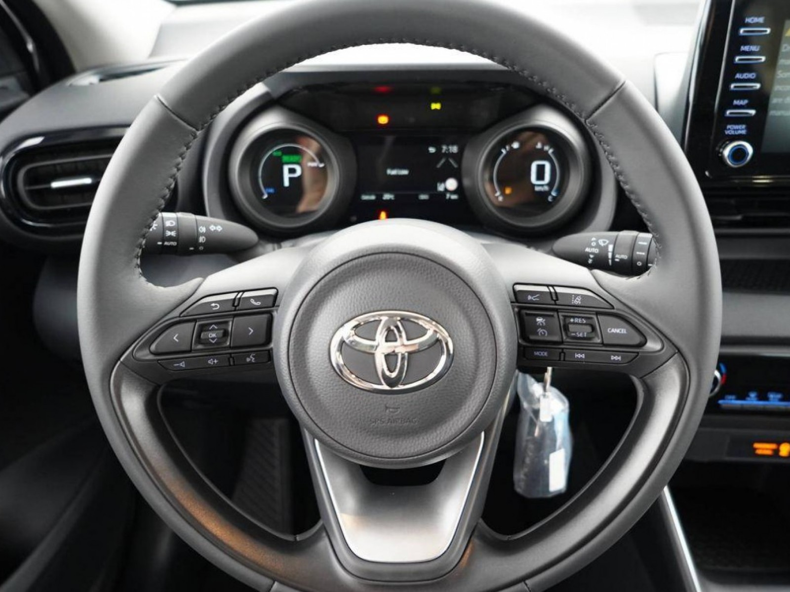 TOYOTA - YARIS HYBRIDE MY22 - #186483 - 27