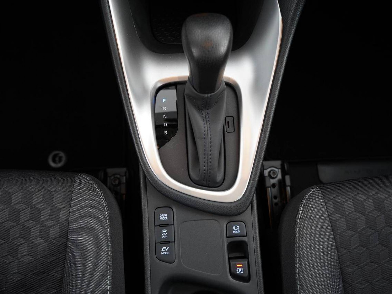 TOYOTA - YARIS HYBRIDE MY22 - #186483 - 12