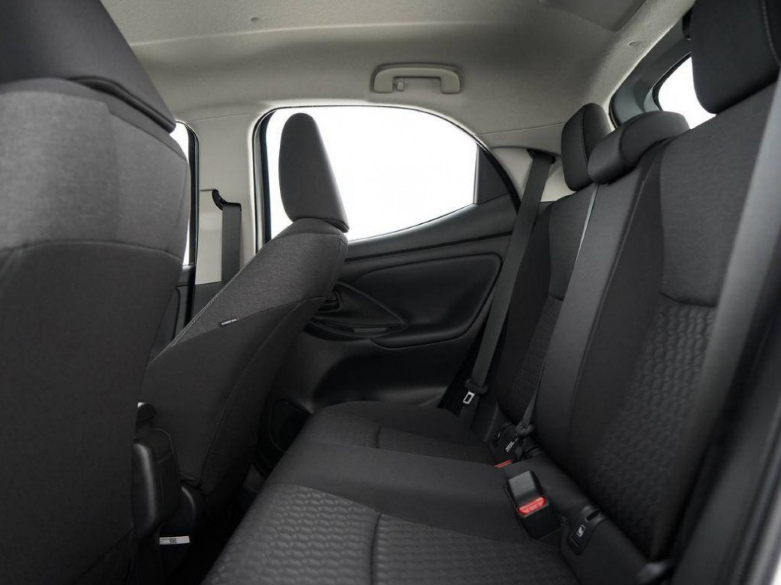 TOYOTA - YARIS HYBRIDE MY22 - #186483 - 34